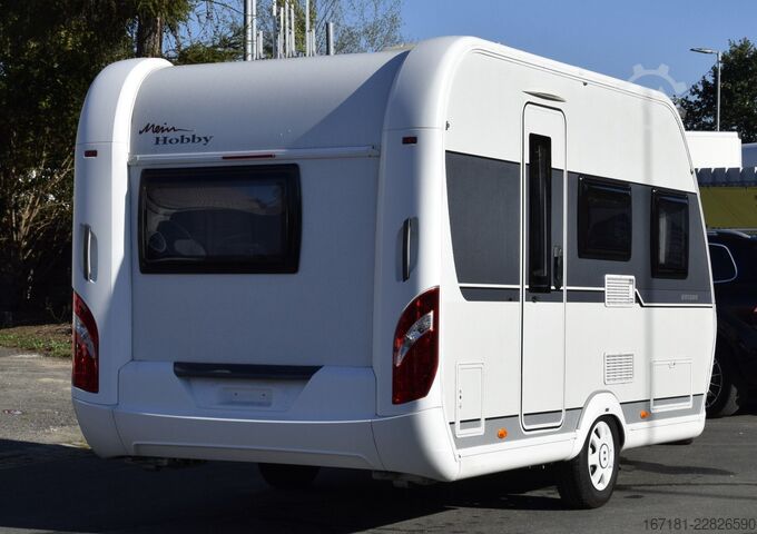 Caravan HOBBY On tour 390 SF mit Sonnensegel