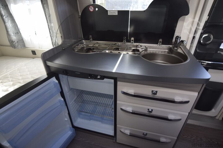 Caravan HOBBY On tour 390 SF mit Sonnensegel