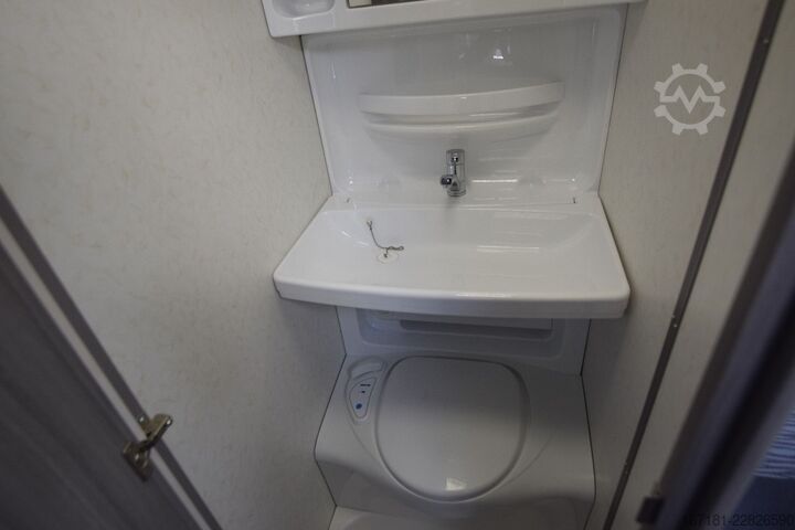 Caravan HOBBY On tour 390 SF mit Sonnensegel