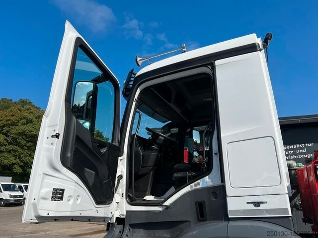 Kippers vrachtauto MERCEDES-BENZ Arocs 1848 4x4 HYVA Absetzkipper