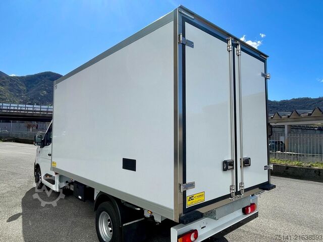 Furgón para transporte de carne colgada, capacidad: 7 pallets EPAL Renault Master 170.35