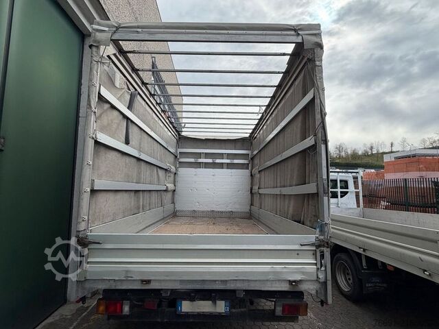Curtain sider van Isuzu NPR 35 Centinato con Telo