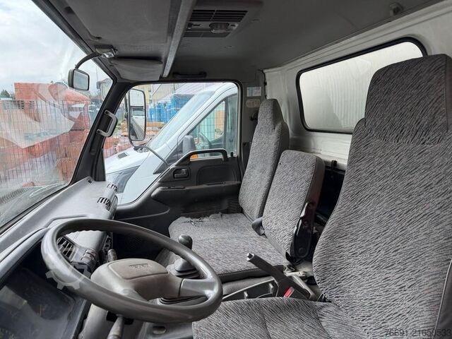 Curtain sider van Isuzu NPR 35 Centinato con Telo