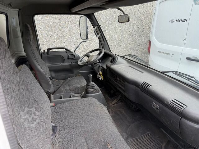 Curtain sider van Isuzu NPR 35 Centinato con Telo