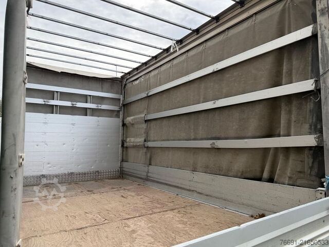 Curtain sider van Isuzu NPR 35 Centinato con Telo