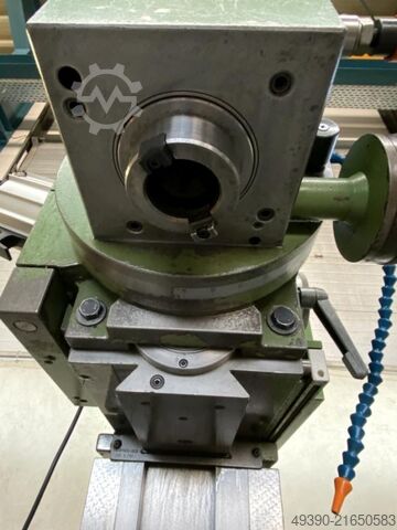 Universal tool milling machine with HEIDENHAIN TNC 131, universal milling machine. MAHO MH 600 P