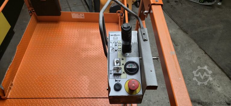 Scissor lift Skyjack SJ4740