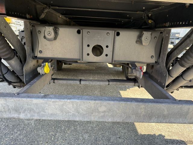 Box van MERCEDES-BENZ ATEGO 818 L Koffer 6,10 m LBW 1 to.*AHK*EURO 6 E