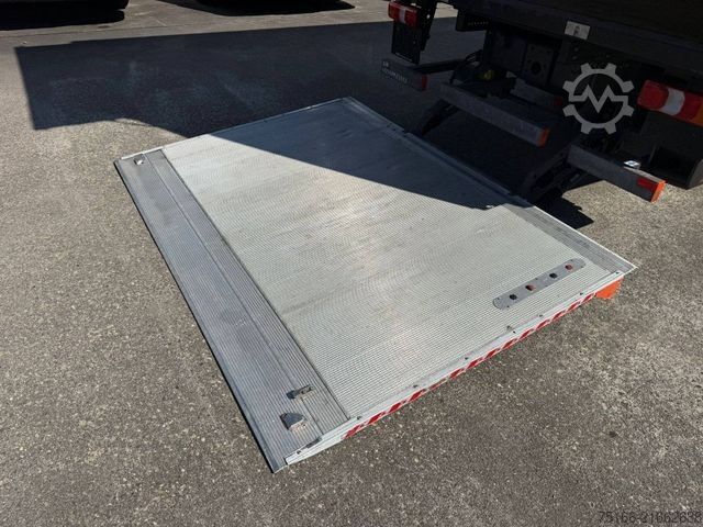 Box van MERCEDES-BENZ ATEGO 818 L Koffer 6,10 m LBW 1 to.*AHK*EURO 6 E