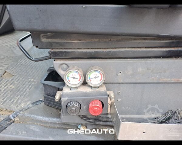 Özelleştirilmiş panelvan IVECO DAILY 70C17 CON GRUPPO FRIGO PATENTE C