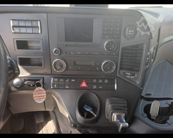 Standart çekici ünitesi Mercedes-Benz MERCEDES ACTROS 2553 CASSONE TRASPORTO FIENO