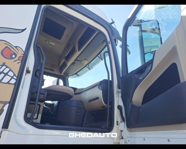 Standart çekici ünitesi Mercedes-Benz MERCEDES ACTROS 2553 CASSONE TRASPORTO FIENO
