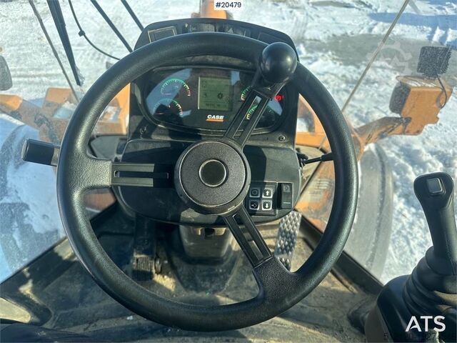 Wheel loader CASE 721E wheel loader w/ bucket. WATCH VIDEO.