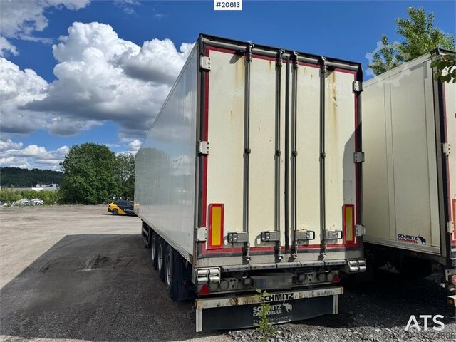Kyld/fryst transport Schmitz Cabinet Semi w/ Fridge/Freezer.
