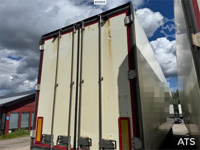 Kyld/fryst transport Schmitz Cabinet Semi w/ Fridge/Freezer.