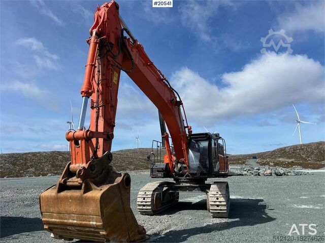 Rupsgraafmachine Hitachi zx530LCH-6 excavator w/ bucket. WATCH VIDEO