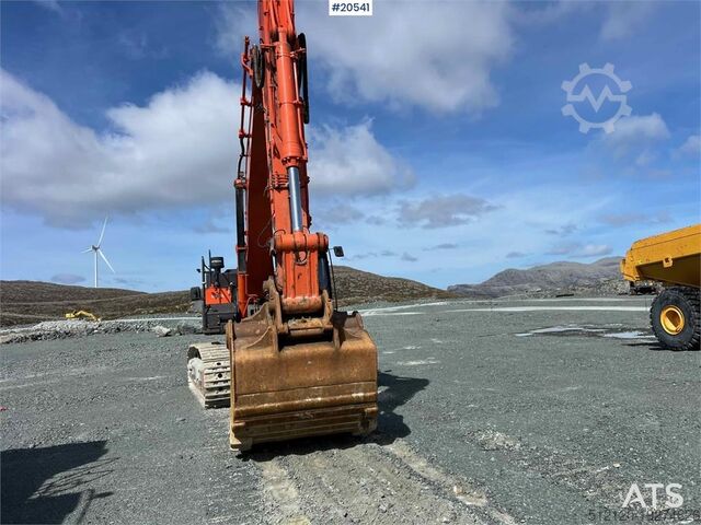 Rupsgraafmachine Hitachi zx530LCH-6 excavator w/ bucket. WATCH VIDEO