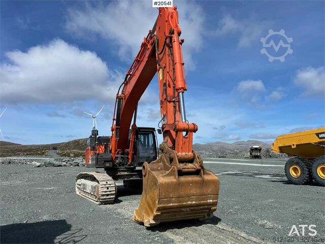 Rupsgraafmachine Hitachi zx530LCH-6 excavator w/ bucket. WATCH VIDEO