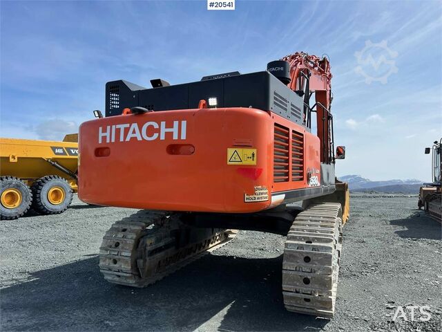 Rupsgraafmachine Hitachi zx530LCH-6 excavator w/ bucket. WATCH VIDEO