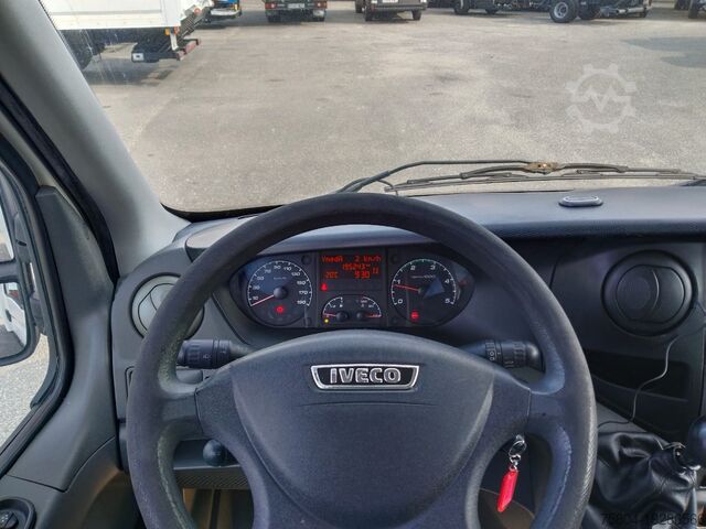 Soğutmalı minibüs Iveco DAILY 35C13