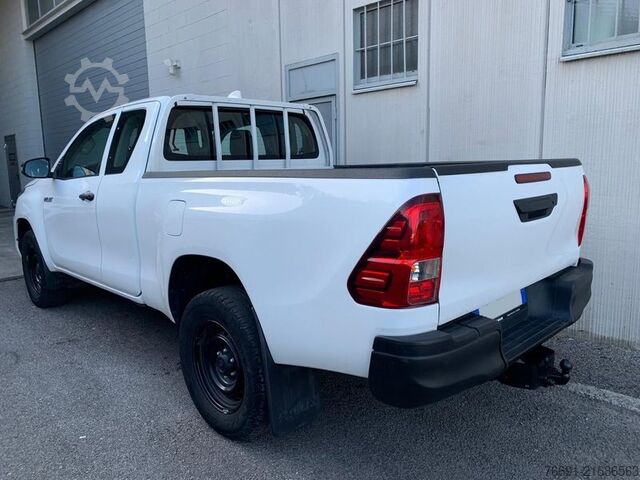 Pick-up Toyota Hilux Extra Cab 4 posti 150td  4wd