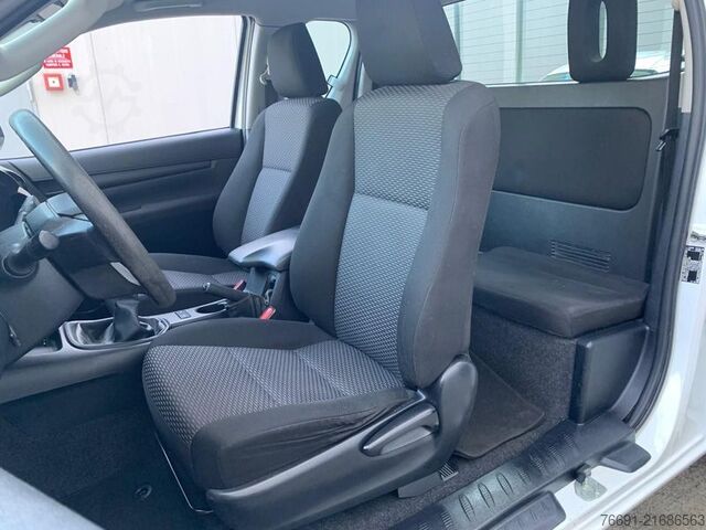 Pick-up Toyota Hilux Extra Cab 4 posti 150td  4wd