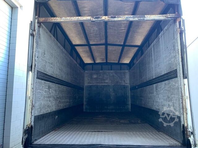 Gardinsided kassevogn Nissan Atleon 35.15 - Furgone in Lega con Telo