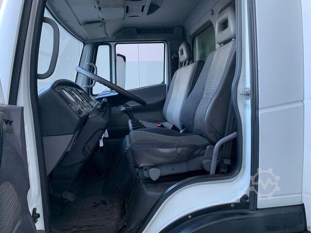 Gardinsided kassevogn Nissan Atleon 35.15 - Furgone in Lega con Telo