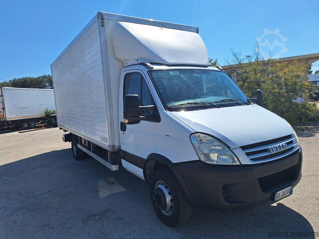 Gesloten bestelwagen met achterklep Iveco DAILY 60C15