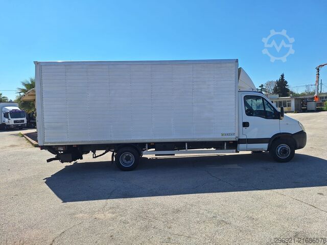 Gesloten bestelwagen met achterklep Iveco DAILY 60C15