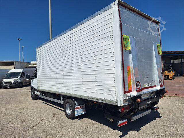 Gesloten bestelwagen met achterklep Iveco DAILY 60C15