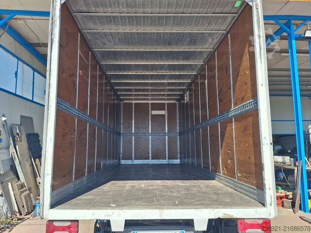 Gesloten bestelwagen met achterklep Iveco DAILY 60C15