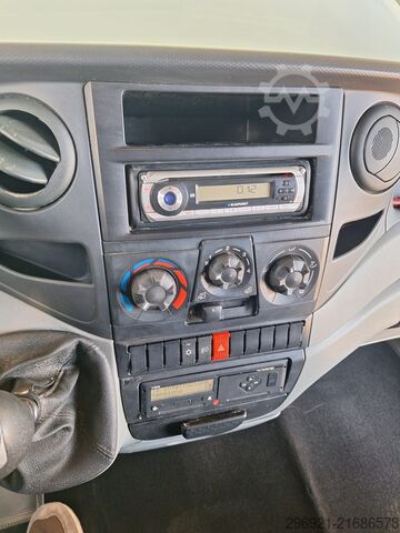 Gesloten bestelwagen met achterklep Iveco DAILY 60C15