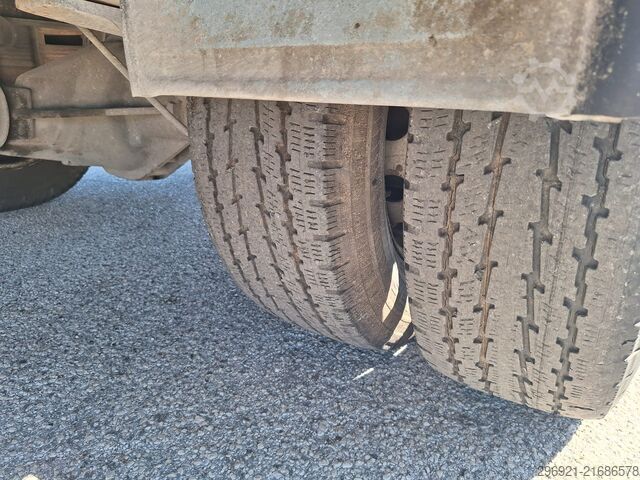 Gesloten bestelwagen met achterklep Iveco DAILY 60C15