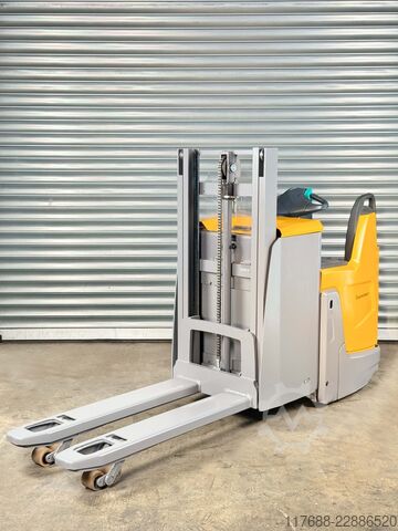 Chauffør af højløfter Jungheinrich ERD 220 DrivePlus - nur 2804 Std. - Batterie 84%