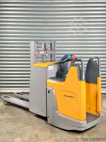 Motorista de empilhador Jungheinrich ERD 220 DrivePlus - nur 3821 Std. - Batterie 85%