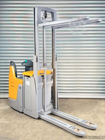 Motorista de empilhador Jungheinrich ERD 220 DrivePlus - nur 3821 Std. - Batterie 85%
