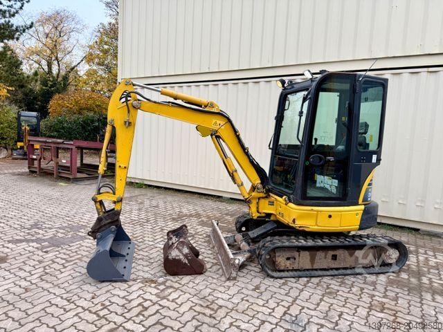 Mini excavator KOMATSU PC26MR-3 / 2020 BJ / 2 x Löffel / 2.257