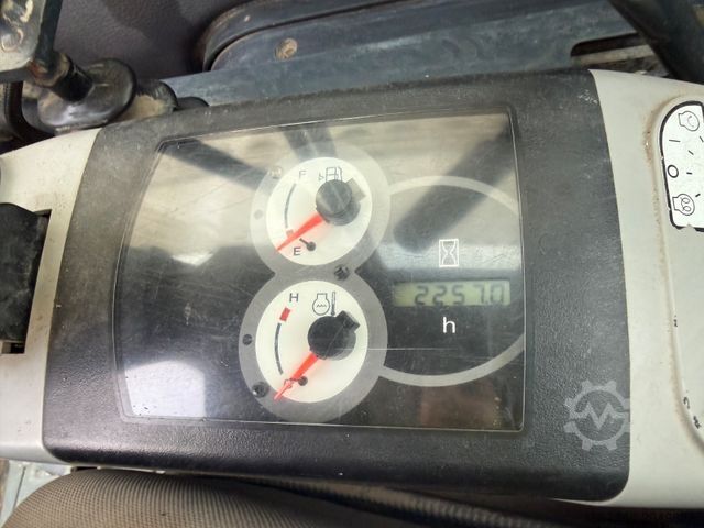 Mini bager KOMATSU PC26MR-3 / 2020 BJ / 2 x Löffel