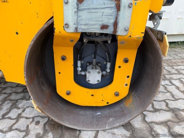 Single drum roller HAMM HD12VV / 2016 BJ / 2.754 H