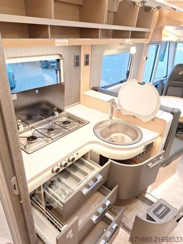 Autorulotă integrată HYMER/ERIBA B-Klasse ML I BlackLine 780 HUBSTÜTZ.,