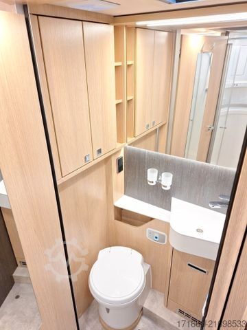 Autorulotă integrată HYMER/ERIBA B-Klasse ML I BlackLine 780 HUBSTÜTZ.,