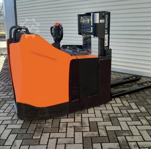 High Lift stacker BT SPE200DN (Lithium ION)
