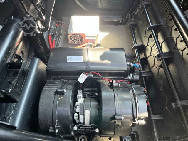 Komercijalno vozilo sa visokim krovom VOLKSWAGEN CRAFTER 2.0 TDI BOTT REGALS. STANDHZG. NAVI PDC