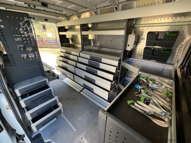 Komercijalno vozilo sa visokim krovom VOLKSWAGEN CRAFTER 2.0 TDI BOTT REGALS. STANDHZG. NAVI PDC