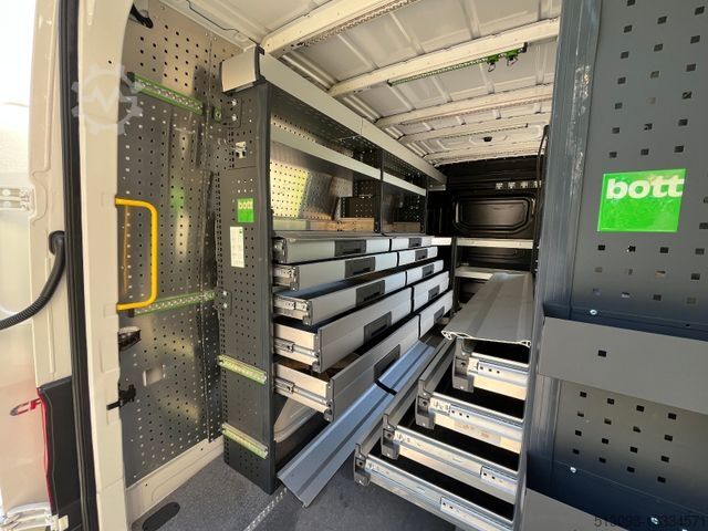 Komercijalno vozilo sa visokim krovom VOLKSWAGEN CRAFTER 2.0 TDI BOTT REGALS. STANDHZG. NAVI PDC