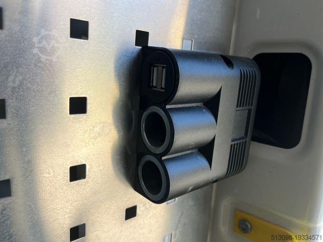 Komercijalno vozilo sa visokim krovom VOLKSWAGEN CRAFTER 2.0 TDI BOTT REGALS. STANDHZG. NAVI PDC