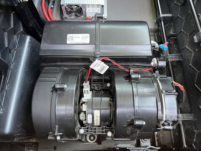 Komercijalno vozilo sa visokim krovom VOLKSWAGEN CRAFTER 2.0 TDI BOTT REGALS. STANDHZG. NAVI PDC