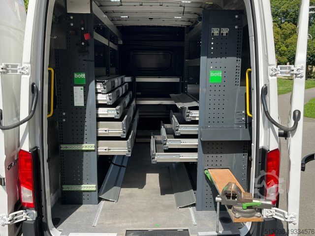Højt tag varevogn VOLKSWAGEN CRAFTER 2.0 TDI BOTT REGALS. STANDHZG. NAVI PDC
