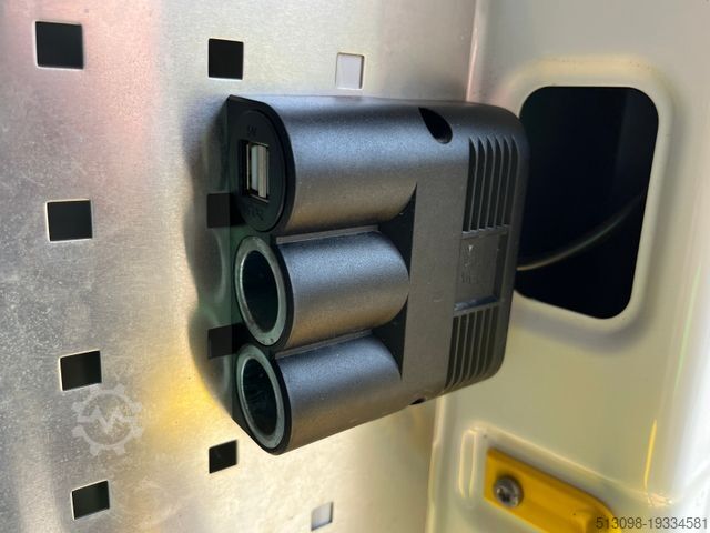 Komercijalno vozilo sa visokim krovom VOLKSWAGEN CRAFTER 2.0 TDI BOTT REGALS. STANDHZG. NAVI PDC